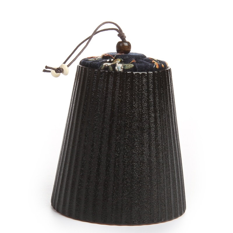 Qiao mu, black pottery small pot of pu 'er tea caddy fixings seal half jins
