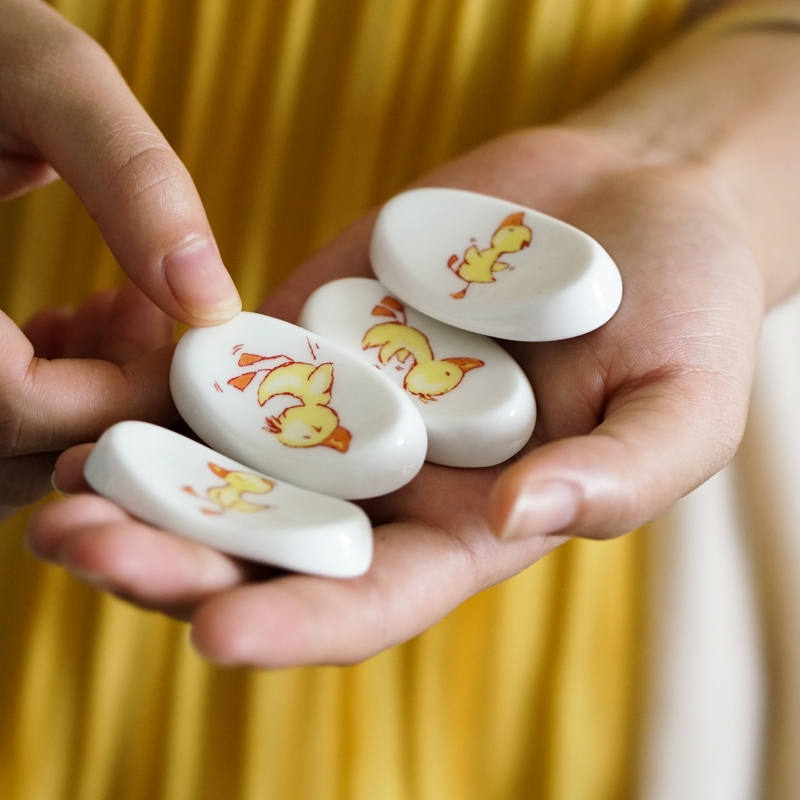 Qiao mu LH yellow duck ipads porcelain ceramic in - glazed chopsticks chopsticks frame zhu express animal creative practical home