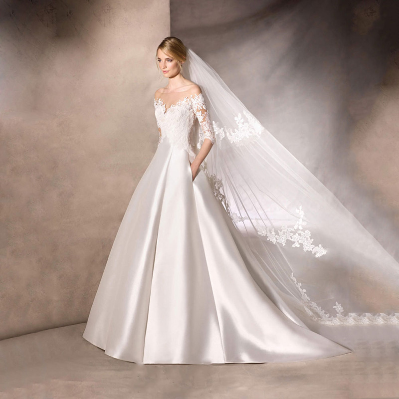 Satin Simple Bride Wedding Dress 2021 New Korean Palace Mid-Sleeve Backless High-end Small Light Wedding Wedding