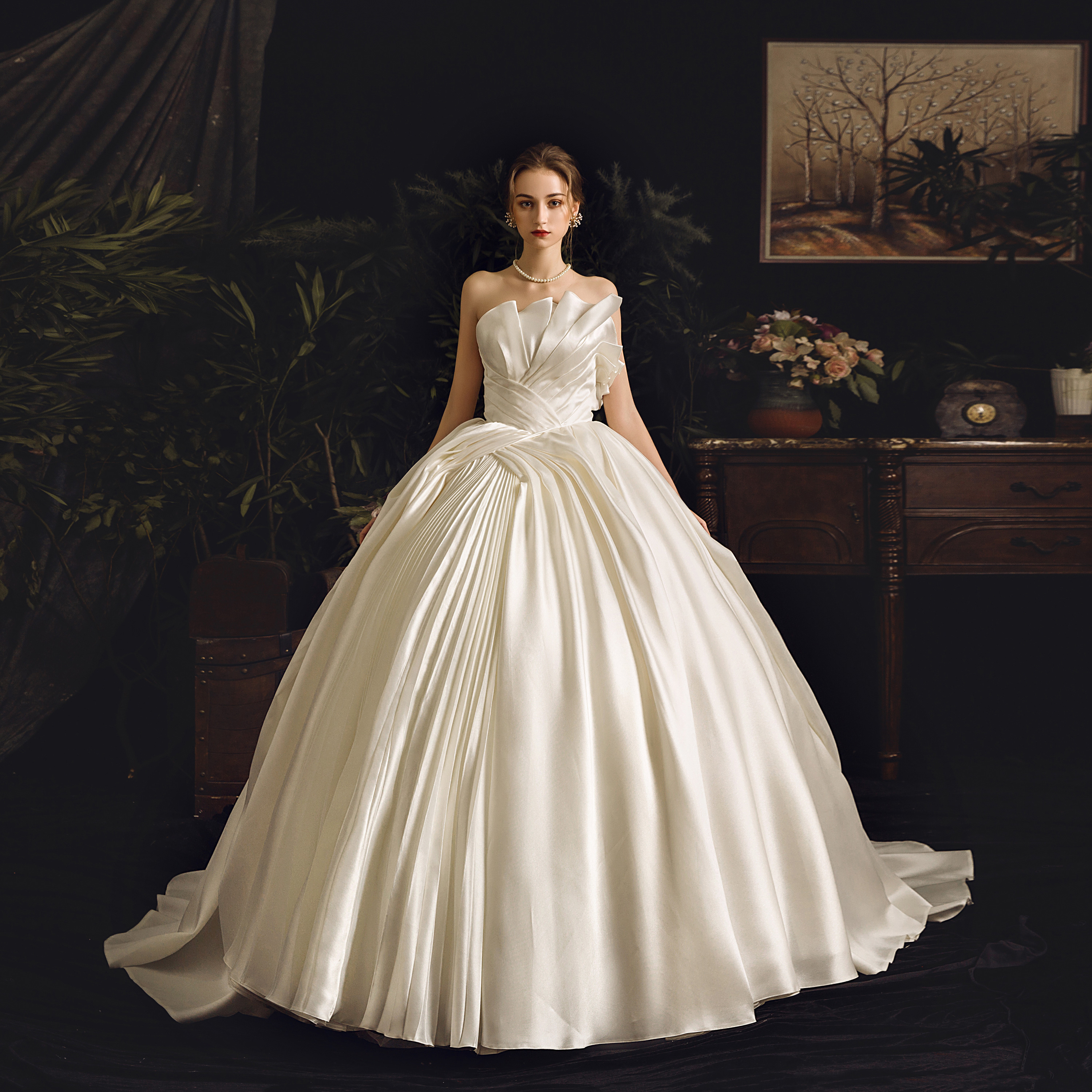 Wedding gown 2021 new palace obliterating body with slim and luxurious satin wedding dress fluffy dress