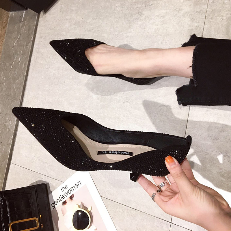 Hong Kong 2022 springtime new 100 hitch a little fresh red teenage girl high heels and a pointy sexy wedding