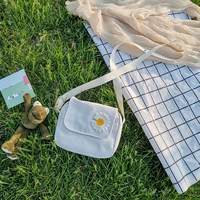 Белая одинарная сумка + подвеска-лягушка, собери малыша и получи подарок