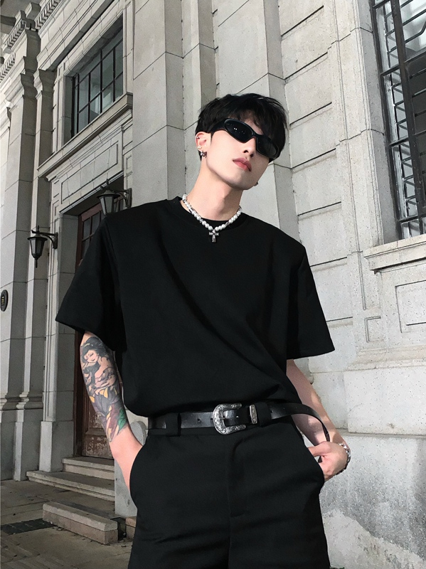 Heicangshe/Korean Black Heavyweight Padded Shoulder Short-Sleeve Men's Summer Versatile Base Shirt Solid Color T-Shirt with a High-End Feel for Layering Heicangshe/Korean Black Heavyweight Padded Shoulder Short-Sleeve Men's Summer Versatile Base Shirt Solid Color T-Shirt with a High-End Feel for Layering