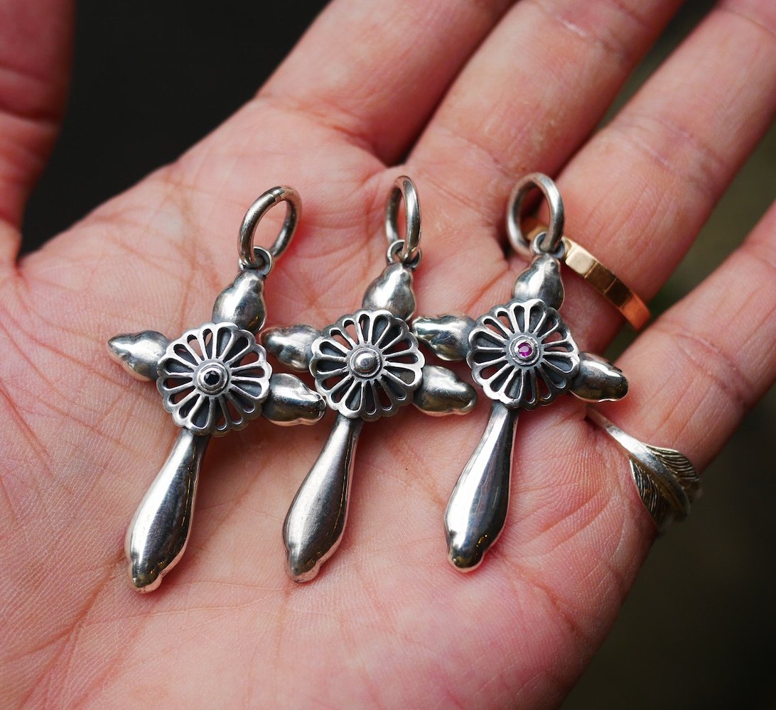 (FATE CO) limited edition weight mellow Chrysanthemum Triple Leaf Cross 925 silver Three