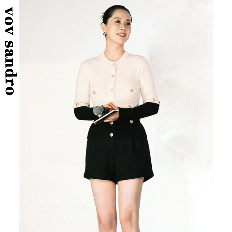 Clearance Sale at the Store: Same Style as Hai Qing and Liu Wen, Black and White Patchwork Sweater with Detachable Sleeves, Knitted Cardigan