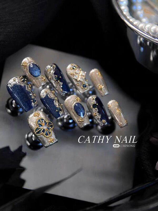 Sapphire Deep Eyes, Luxurious Temperament, Champagne Brushed Texture Gemstone Inlaid Nail Art Patch Wearable Nails