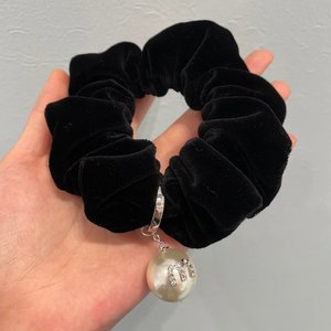 Ms. miao velvet velvet hair ring big pearl hair rope headband 2022 new autumn and winter hair accessories french style