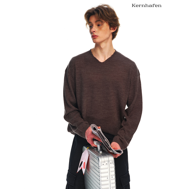 Winter Is the Season for Relaxation. This Sweater Is Mine First. Small V-Neck Sweater |   Kernhafen