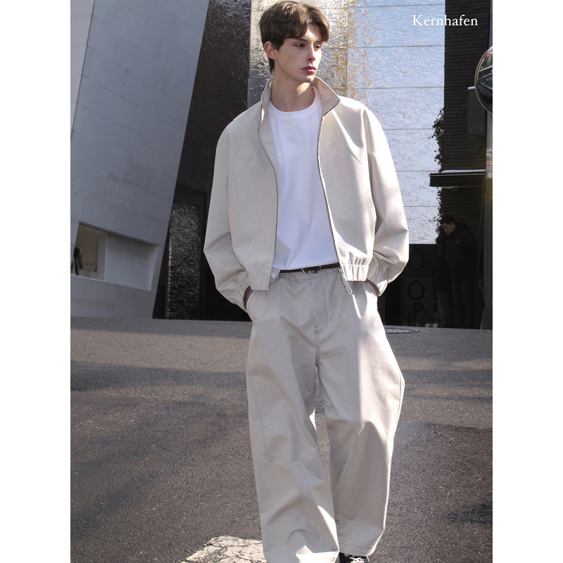 The Spring Jacket from the "Coat Industry's Atmosphere Group" Has a High Rate of Attention, Featuring a Stand-Up Collar |   Kernhafen