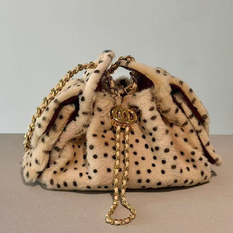 26A New Leopard Print Plush Bag, Small Chanel-Style Gold Chain Underarm Bag, Retro Lazy Style Trendy Bag for Women