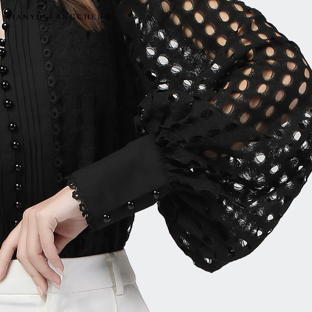 European goods 2022 spring lace shirt loose lantern sleeve design top black shirt female Western chic bottoming shirt