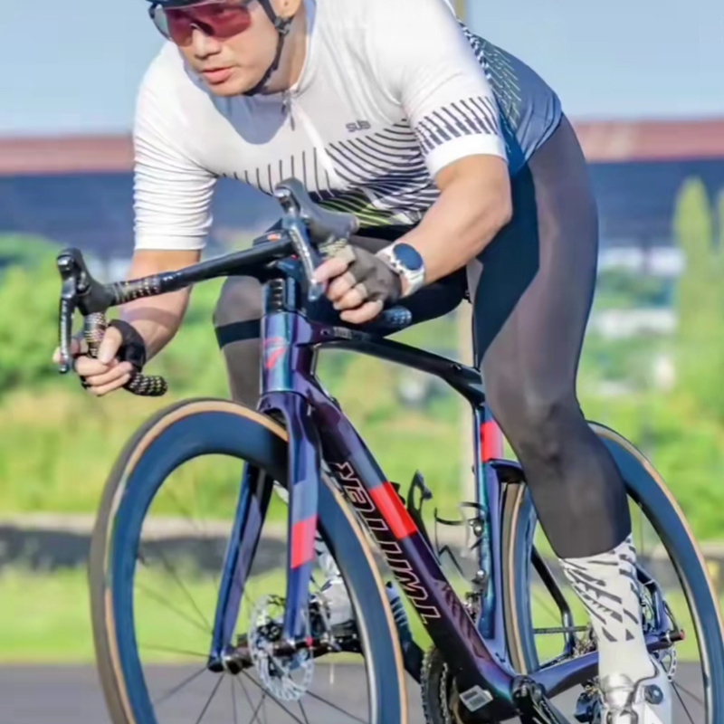 The caravan carbon fiber bike road car 22 variable-speed bend to take the men and women road race car dragon roll wind oil painstaking