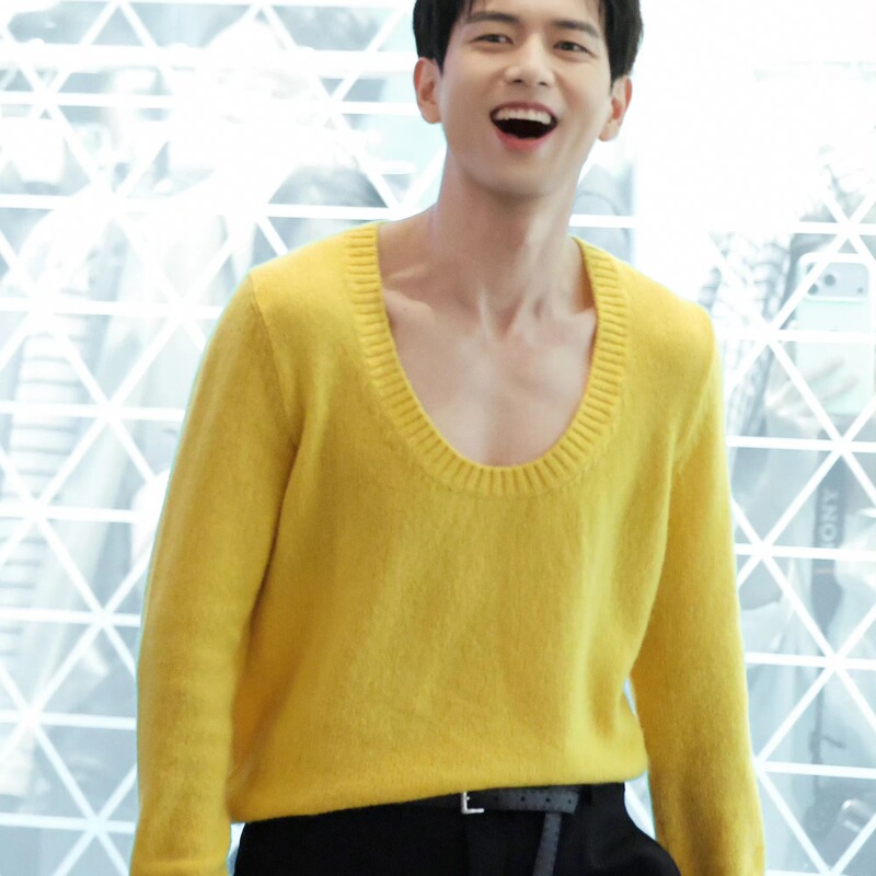 Li Xian's Same Style U-Neck Pullover Knit Sweater in Lemon Yellow, Autumn and Winter Casual Retro Relaxed Top, Lazy Style Sweater