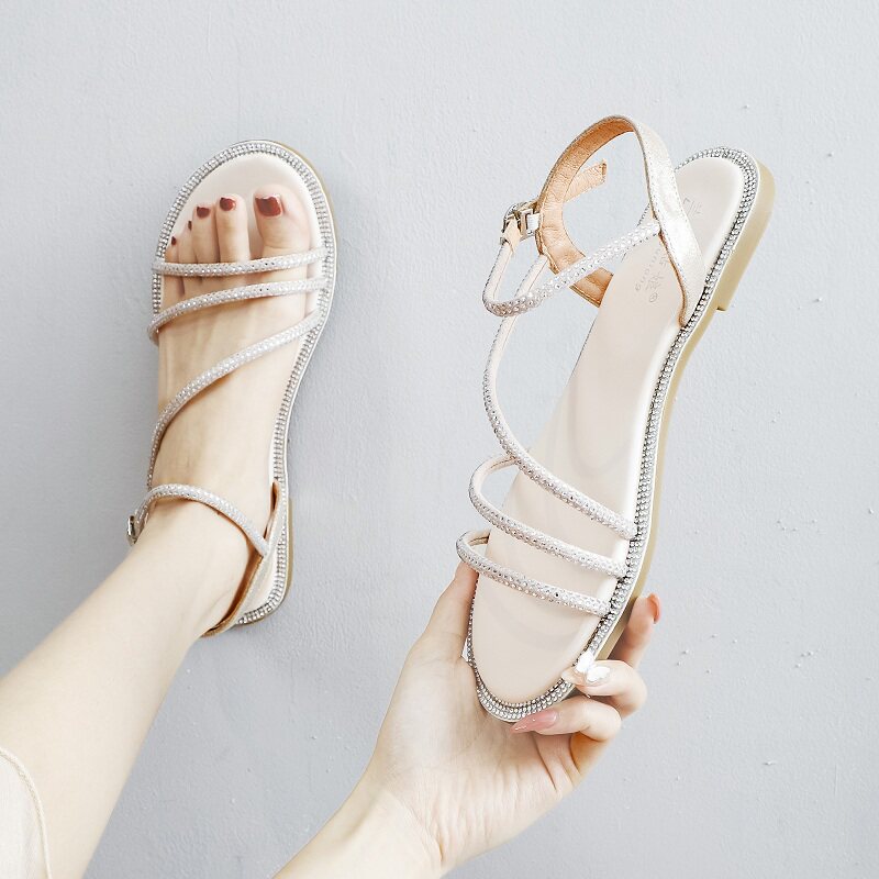 Europe station big size slippers women's 2022 new summer water drill with cool tug fashion 100 hitch heel Roman sandals