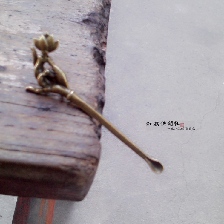 (Old stock) 1990s lotus hand ear scoop, old ear pick, ear wax stick, ear rake, nostalgic collection