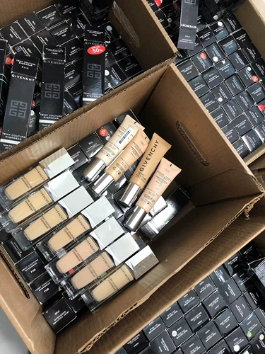 Givenchy, модная пудра, пшеничный тональный крем, контроль жирного блеска, улучшает цвет лица