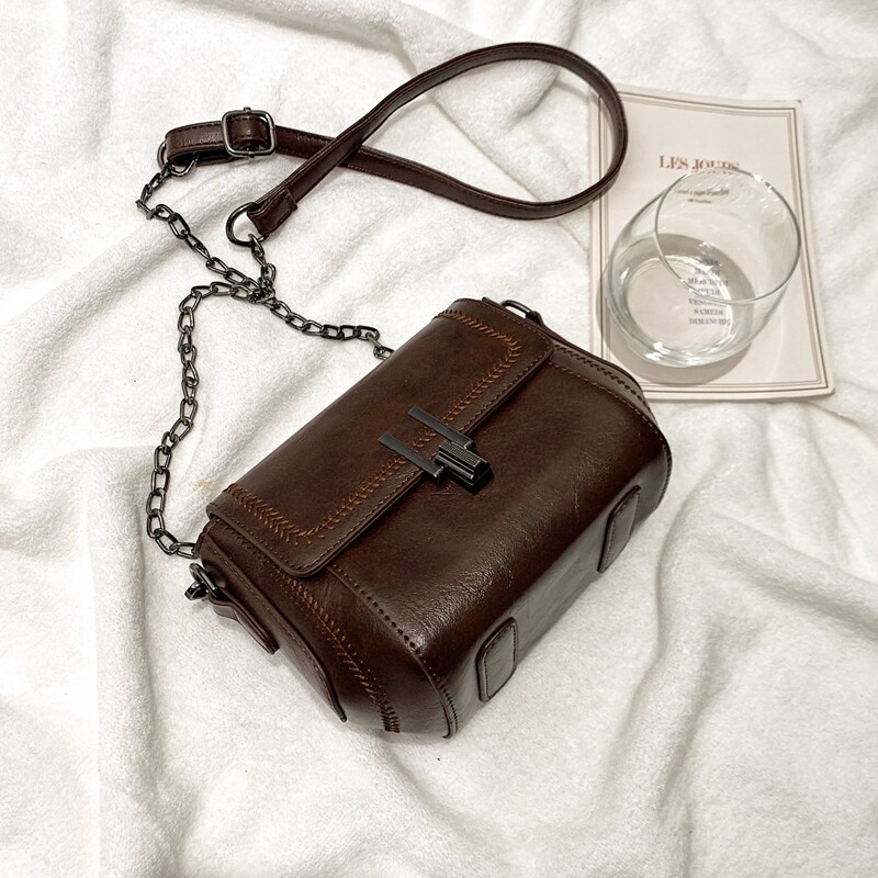 Hong Kong I Tgreg Hong Kong style retro small bag female Korean version one-shoulder small square bag chain messenger bag female all-match