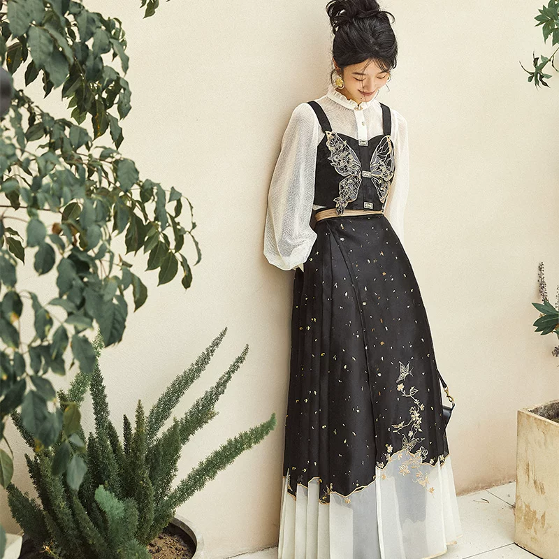 蕴锦 [Golden Butterfly Breaking Dawn] Improved Hanfu with Han elements and clear main waist, vertical collar, double-breasted top, one-piece horse-faced skirt