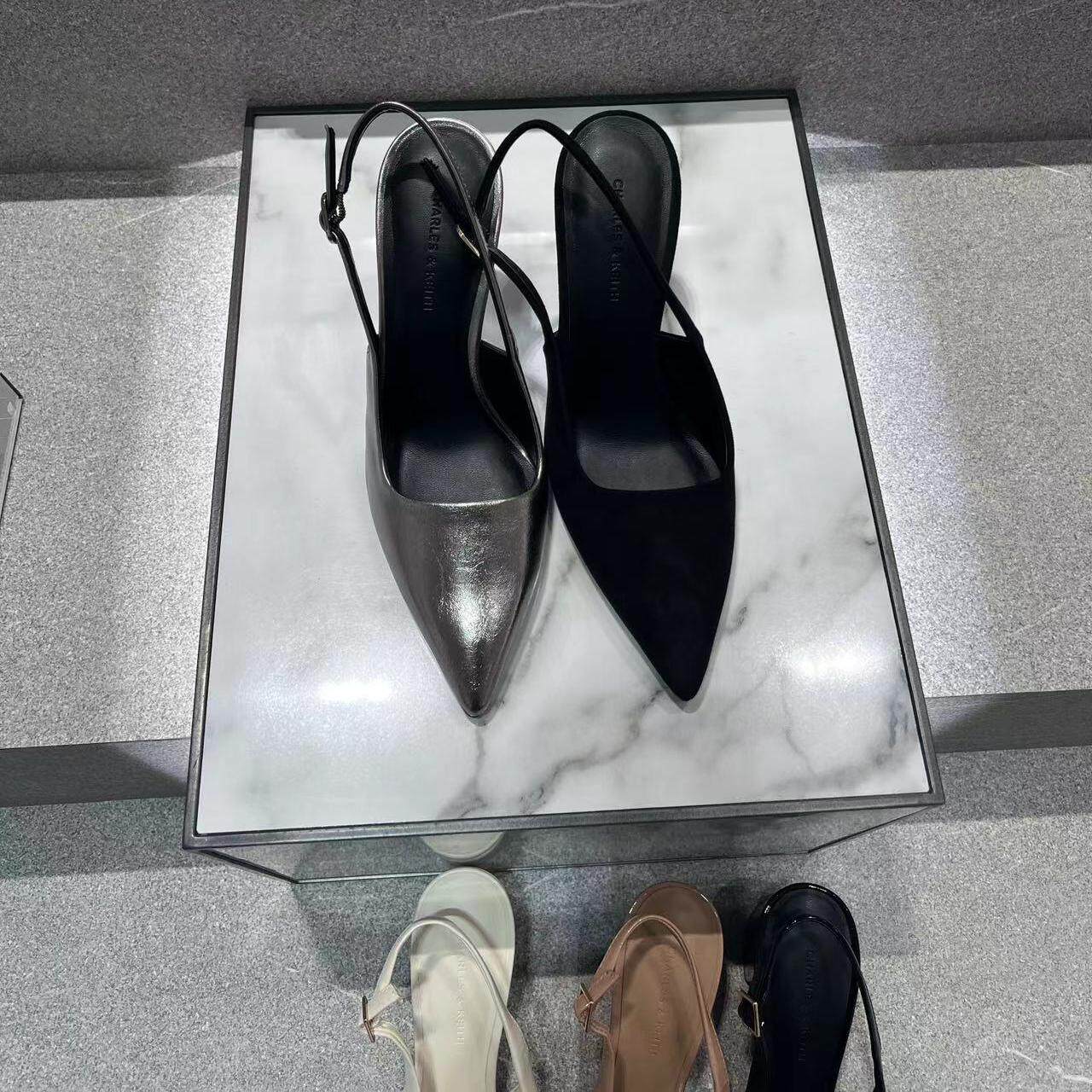 CHARLES&KEITH新加坡代購小CK尖頭卷軸水滴高跟涼鞋60280455