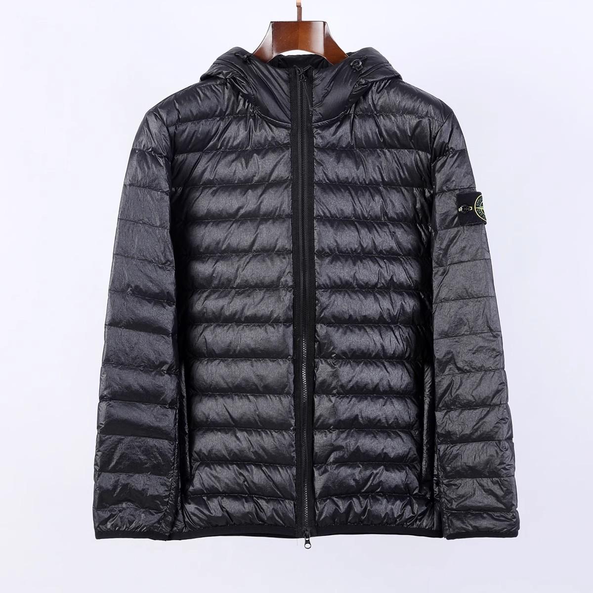 探索Stone Island冬日防寒神器：男女皆宜的白鸭绒立领外套