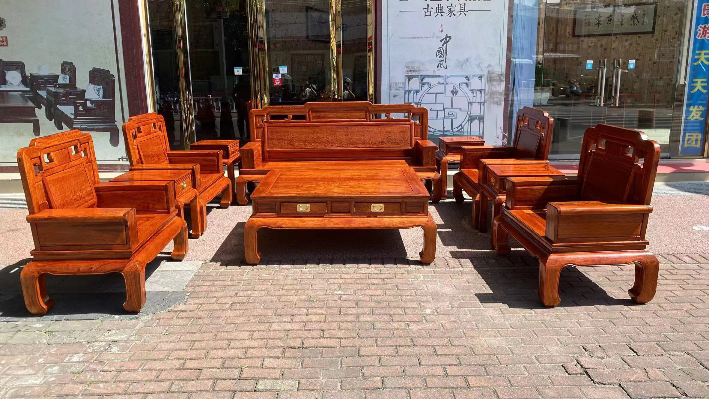 东兴木雅阁精品店的LOGO