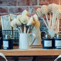 Liangyuan still products exported to Germany classic retro saucepan brush solid wood handle plant fiber brush cleaning brush