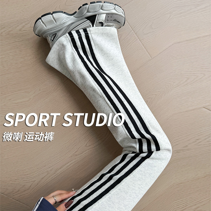 Gray Flared Sweatpants for Women, Autumn 2026 New Style, High-Waisted Slimming Bell-Bottom Pants, Casual Striped Sweatpants Gray Flared Sweatpants for Women, Autumn 2026 New Style, High-Waisted Slimming Bell-Bottom Pants, Casual Striped Sweatpants