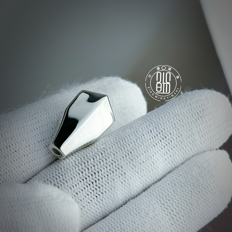 S925 Silver Three-Way Connector, High-Quality Smooth Surface, Shark Back Three-Way Connector, 108 Buddha Bead Accessory, Neck Hanging Three-Way Connector, Star and Moon S925 Silver Three-Way Connector, High-Quality Smooth Surface, Shark Back Three-Way Connector, 108 Buddha Bead Accessory, Neck Hanging Three-Way Connector, Star and Moon