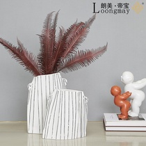 Modern light luxury flower ceramic simple line vase small person decoration model room living room creative decoration