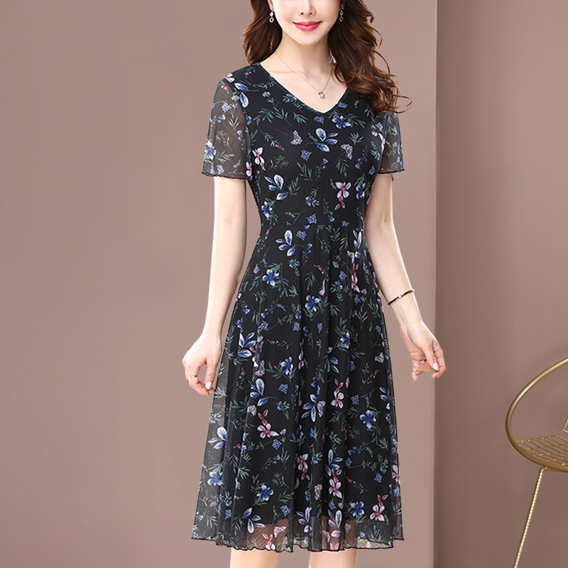 Elastic Mesh Yarn Dress 2022 Summer New Ocean Pie Cut-in-age V collar Expats slim over knee A-word Mom dress