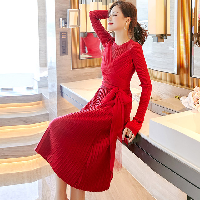Red knitted mesh dress women's autumn and winter mid-length over-the-knee bottoming sweater pleated skirt with coat