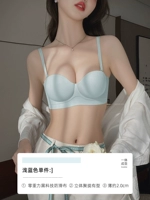 Светло-голубой лак