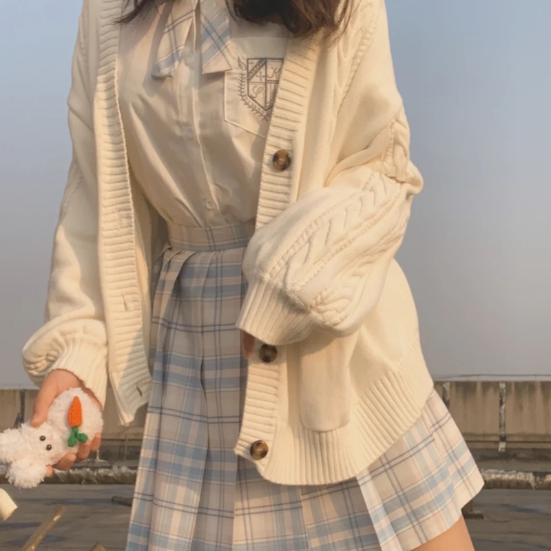【Half Bag of Mung Beans】Original Japanese Jk Uniform Style Fresh Knitted Cardigan Sweater with Wide V-Neck for Women