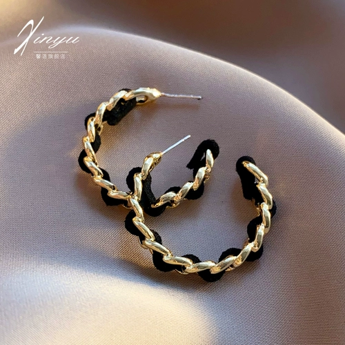 Модные серьги, в стиле Шанель, легкий роскошный стиль, яркий броский стиль