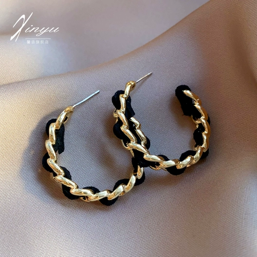 Модные серьги, в стиле Шанель, легкий роскошный стиль, яркий броский стиль