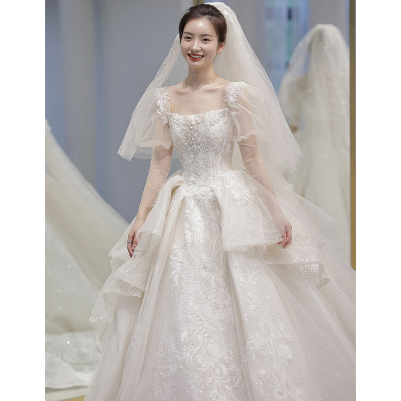 Retro winter wedding dress for princess, french style, 2023 collection, suitable for teen Retro winter wedding dress for princess, french style, 2023 collection, suitable for teen