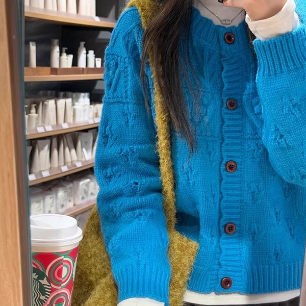 Korean Retro Klein Blue Soft Knit Cardigan for Women, Autumn and Winter, High-End Feel, Loose Fit, Versatile Sweater Cardigan Korean Retro Klein Blue Soft Knit Cardigan for Women, Autumn and Winter, High-End Feel, Loose Fit, Versatile Sweater Cardigan