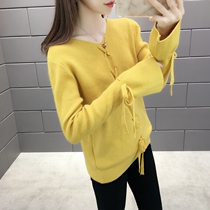 2019 autumn and winter new thin V-neck flared sleeve sweater womens sweater loose pullover low-neck base shirt