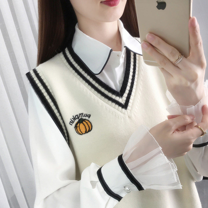 Vest vest coat spring and autumn with a new knitting lady sweater Han Version V-collar loose embroidered pumpkin outer wear