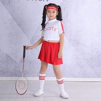 Женщины-красная юбка в белом (с носками)