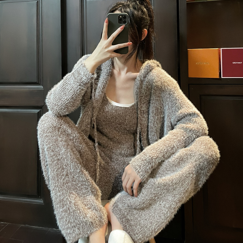 Seine River ~ word of mouth series Yo thicken pajamas female soft mink sweater plus sulf warm three pieces