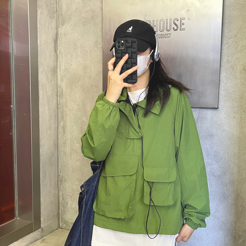 A Blue Balance Green Multi-Pocket Design Pullover Hooded Jacket 1.0