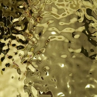 Светлое золото толщиной 0,3, водная рябь, ширина 1,25 метра, 5 метров.