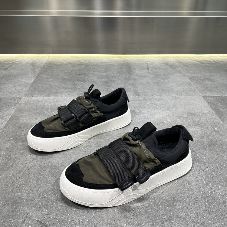 Men's shoes 2023 new spring one foot lazy shoes on the fabric of breathable liquor shoes on the fabric of soft soles