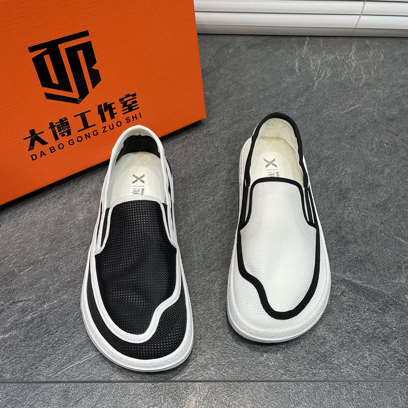 Small white shoes men's summer mesh breathable casual shoes soft bottom slip on lazy big toe shoes low top all-match clown shoes