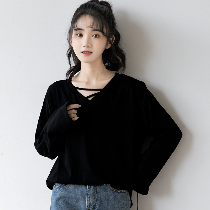 Black2021 spring new pattern Hollow out halter  Minority Sense of design black Long sleeve T-shirt female easy pure cotton V-neck Undershirt