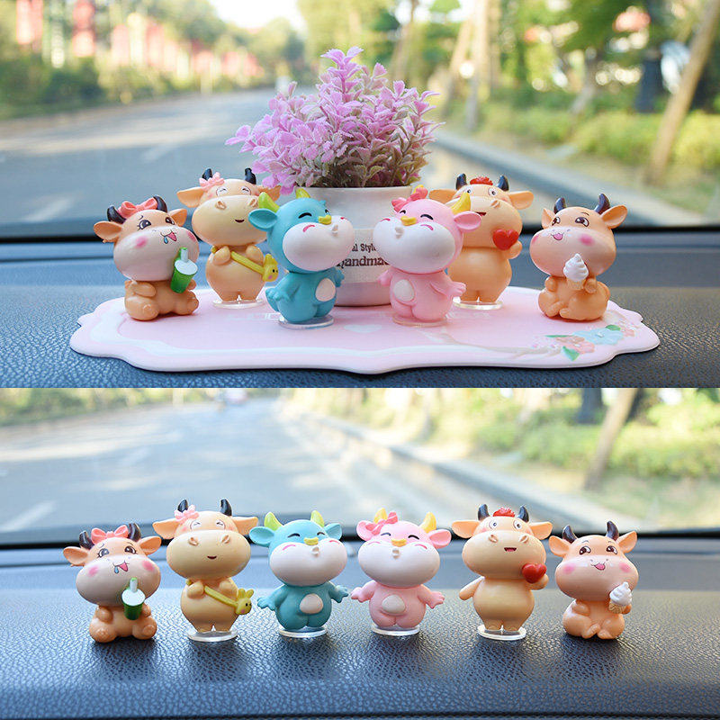 Car interior ornaments cute car Internet celebrity center console doll creative car high-end ladies decorative cow