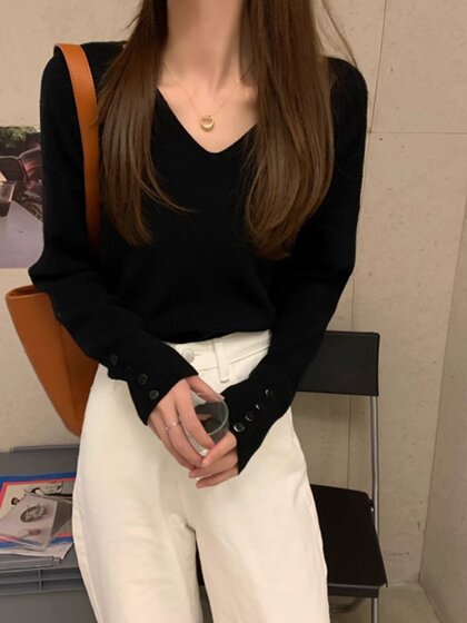 2026 Early Autumn New Pullover Loose Versatile Slimming V-Neck Sweater Long-Sleeve Knitted Base Shirt Women's Top