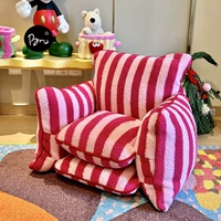 Погремушка в красно-розовую полоску