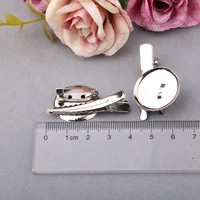 Серебряный круглый диаметр 2,3 см с клипкой